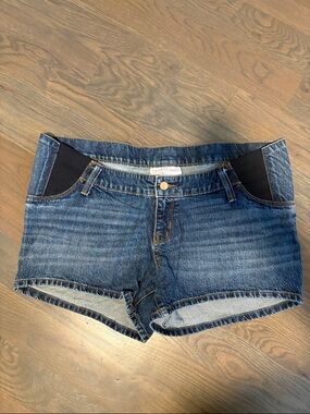 Stretch-Panel Maternity Dark Blue Denim Jean Shorts - Isabel Maternity